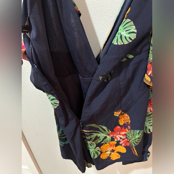 NWT Fashion Nova Vidette Floral Romper size Medium - Picture 8 of 11